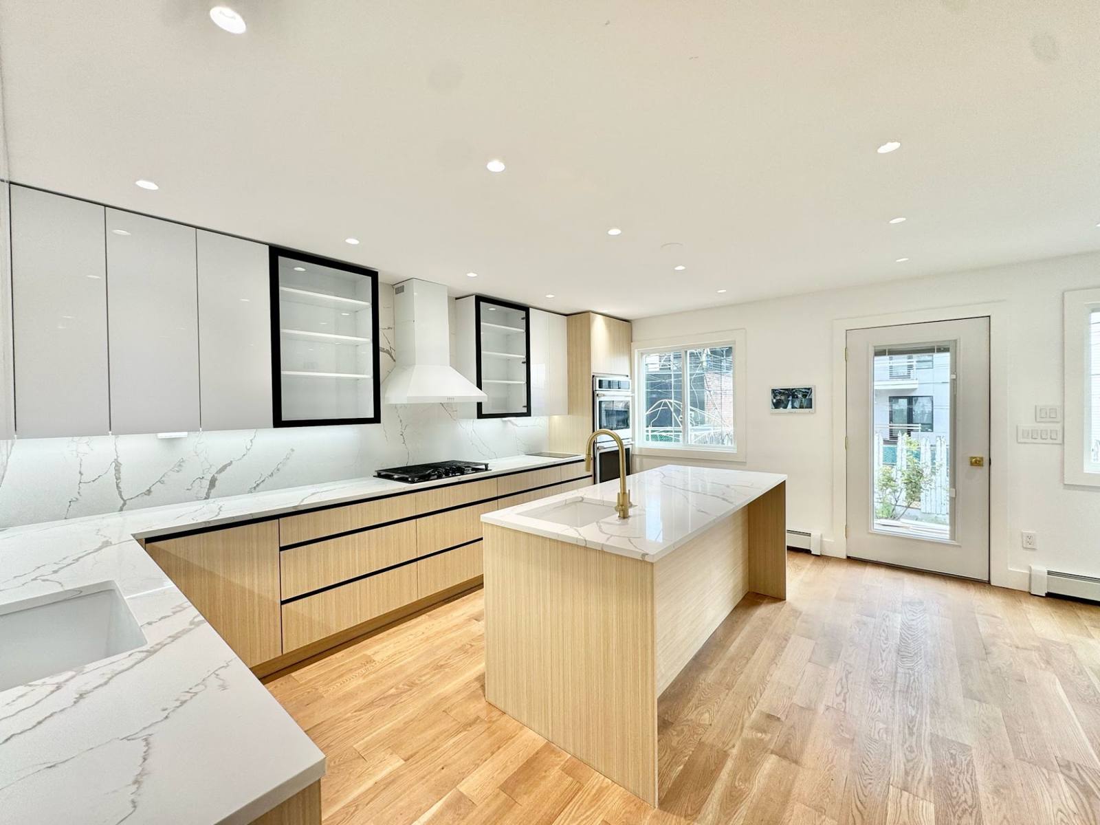 A finished kitchen by Instyle Kitchens