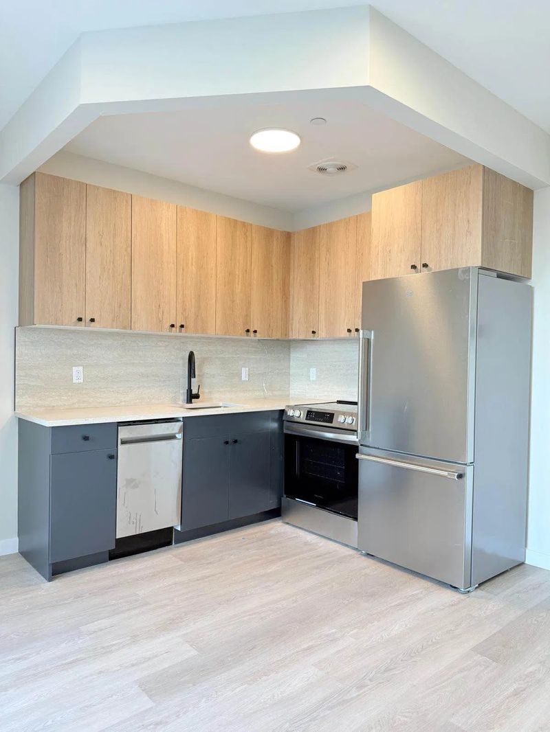 Finished kitchen at Fulton St, Bed-Stuy, Brooklyn — photo 7