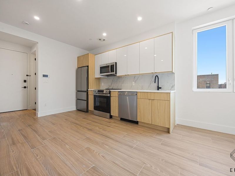 Finished kitchen at Hawthorne St, Prospect Lefferts Gardens, Brooklyn — photo 4