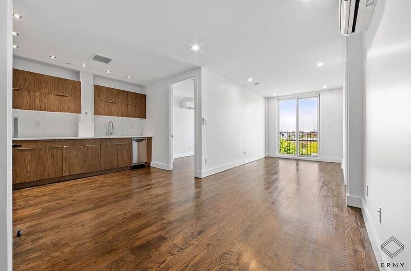 Finished kitchen at St Johns Pl, Crown Heights, Brooklyn — photo 1