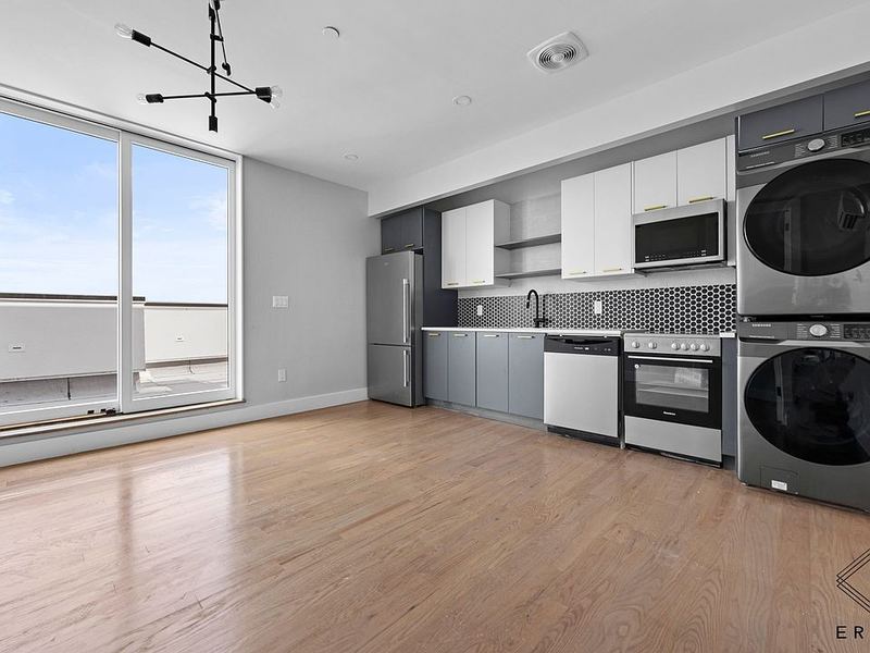 Finished kitchen at Wilson Ave, Bushwick, Brooklyn — photo 4